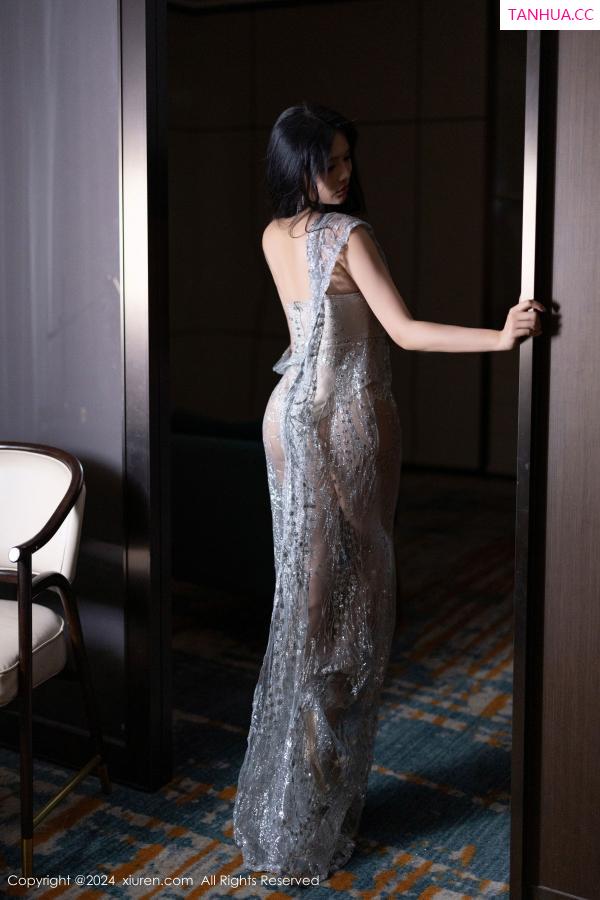 小娜比  [XiuRen]高清写真图 2024.09.19 No.9180 娜比 丝袜美腿第4张图片